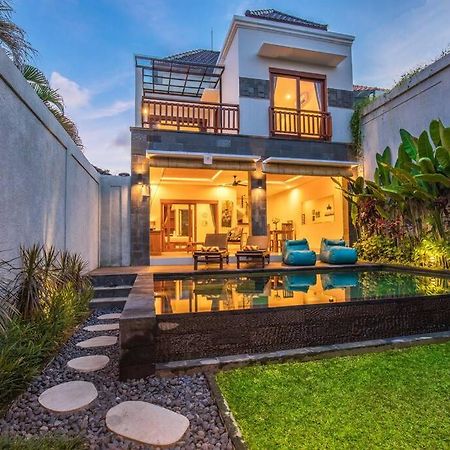 Villa Hitam Putih Legian Bali سمينياك المظهر الخارجي الصورة