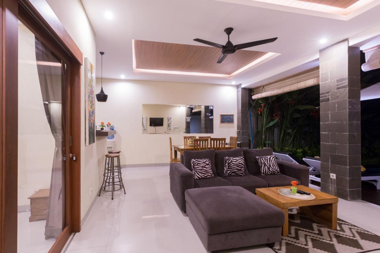 Villa Hitam Putih Legian Bali سمينياك المظهر الخارجي الصورة