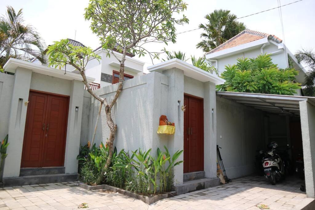 Villa Hitam Putih Legian Bali سمينياك المظهر الخارجي الصورة