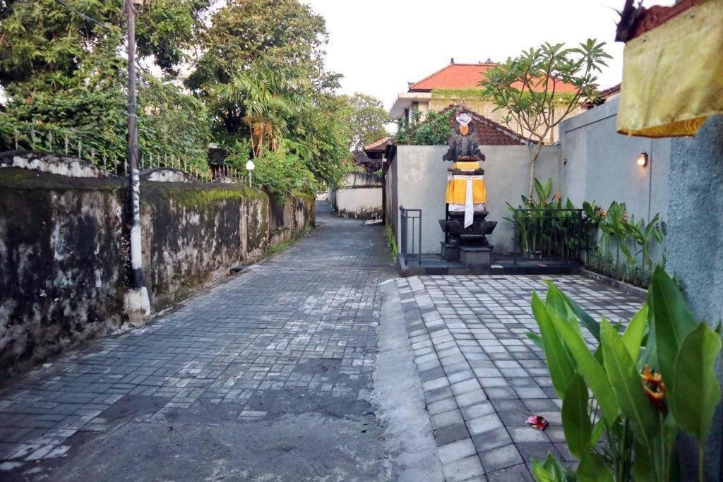 Villa Hitam Putih Legian Bali سمينياك المظهر الخارجي الصورة