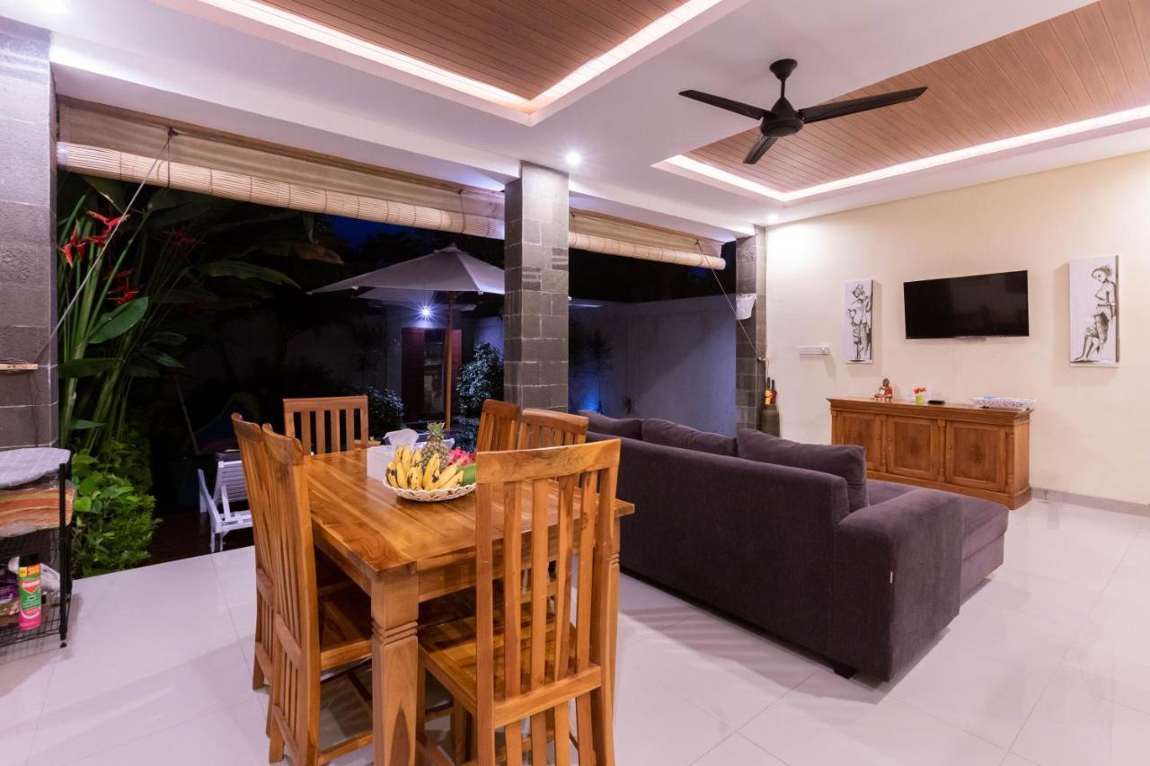 Villa Hitam Putih Legian Bali سمينياك المظهر الخارجي الصورة